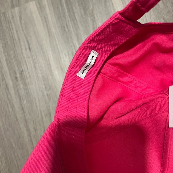 BALENCIAGA CAP - Picture 4 of 4